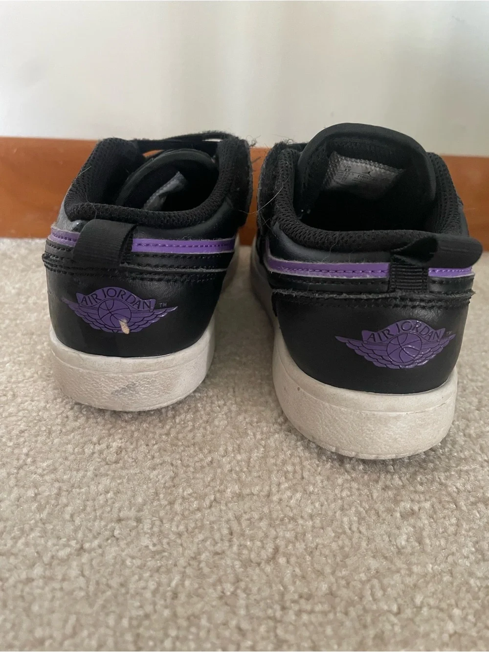 Jordan Kids Low-Top Sneakers in Black and Purple